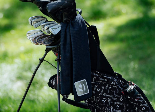TaylorMade Magnet T-Bug Players Microfiber Towel
